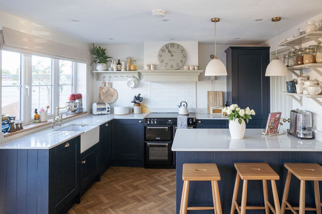 Property photo 2 of 21