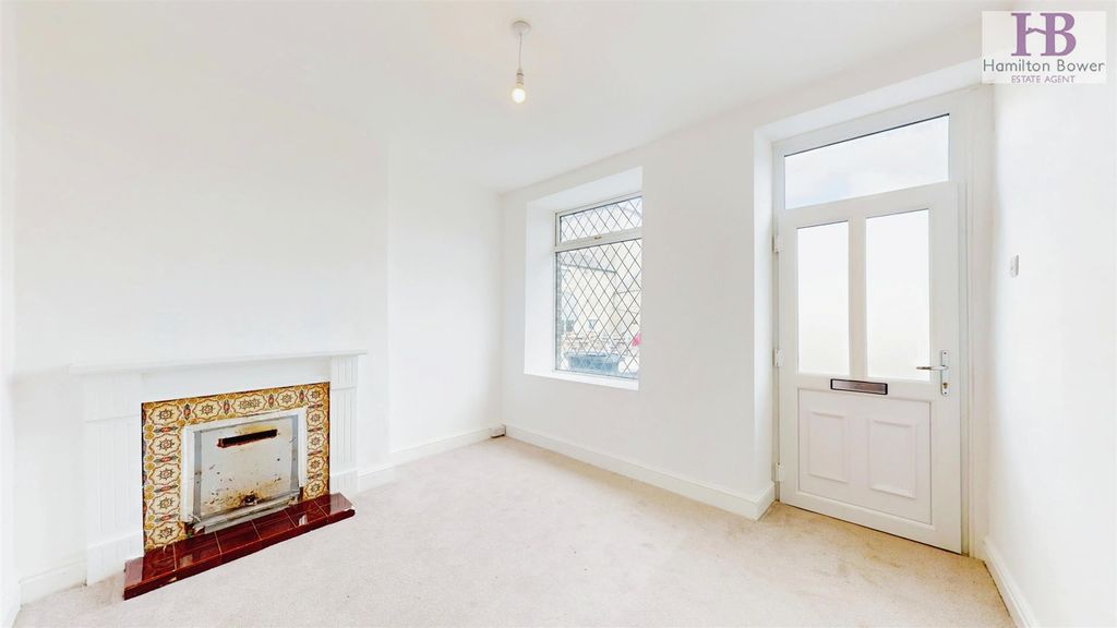 Property photo 2 of 6 4d6F2F0E-1-West-Street-10102024_164659.Jpg