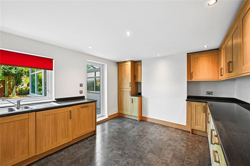 Property photo 2 of 17 Picture No. 46
