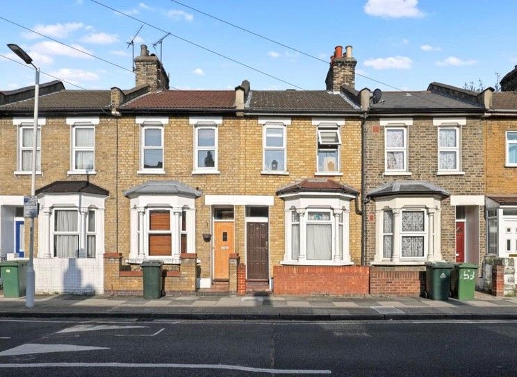 Property photo 1 of 10 2 Bed Flat To Rent Vernon Road, London E15