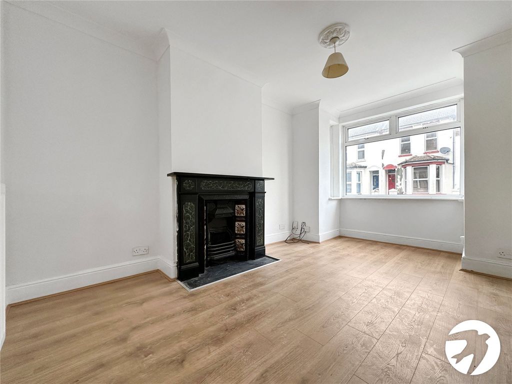 Property photo 3 of 12 Living Room