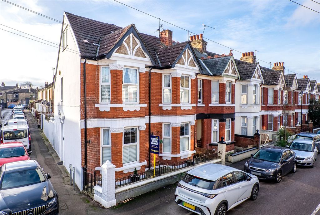 Property photo 1 of 27 Picture No. 05