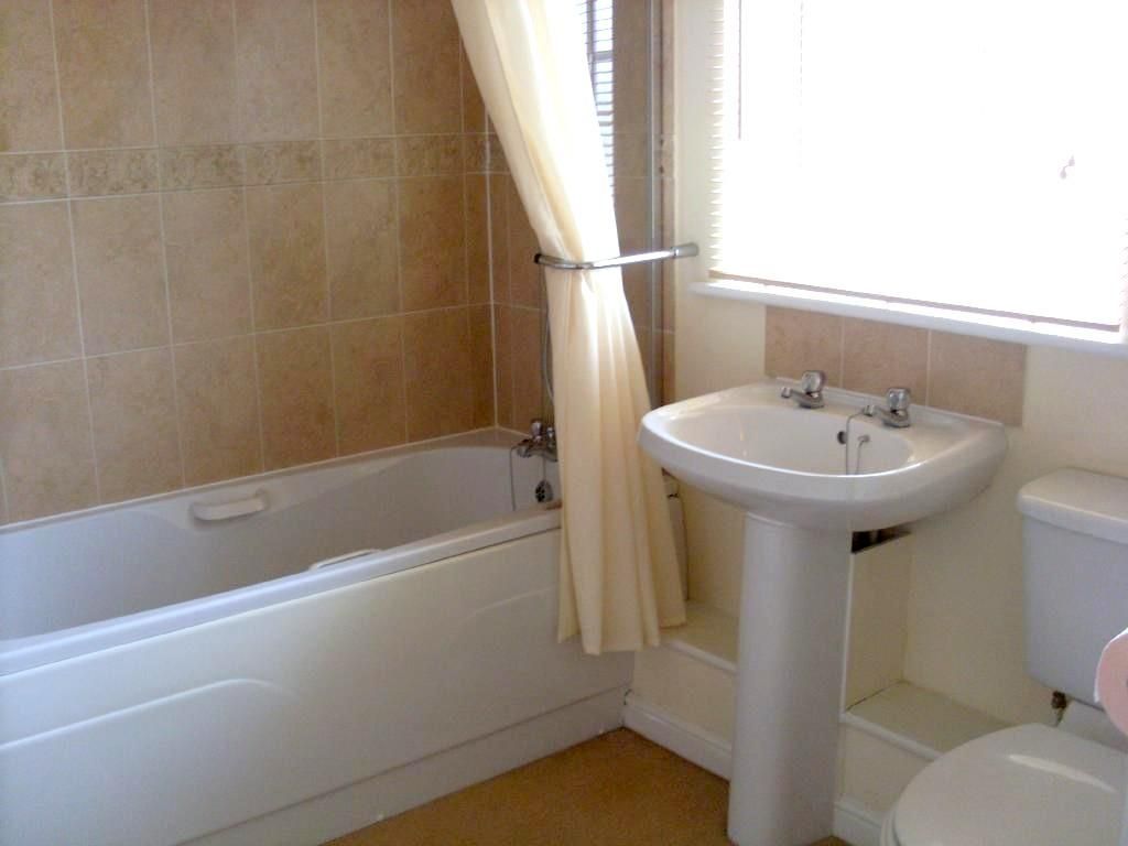 Property photo 3 of 3 Bathroom