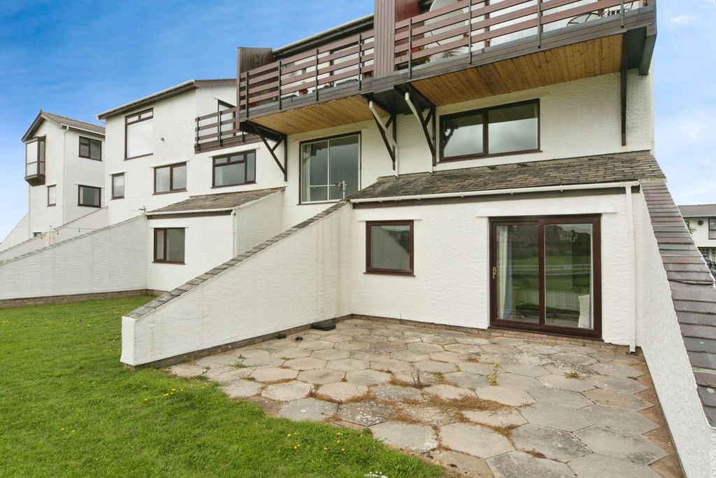 Property photo 1 of 15 Front
