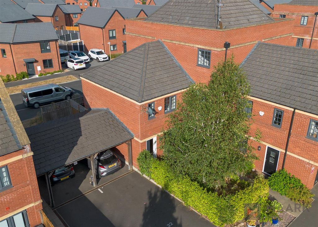 Property photo 1 of 19 Wolseyislandway-27.Jpg