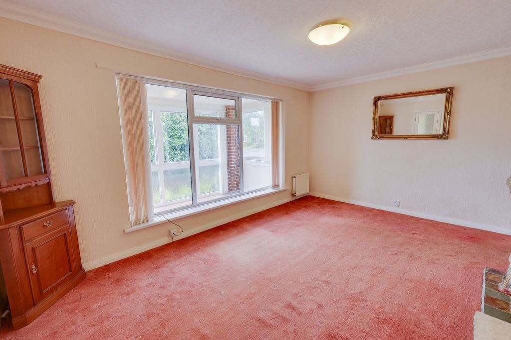 Property photo 3 of 16 Picture No. 12