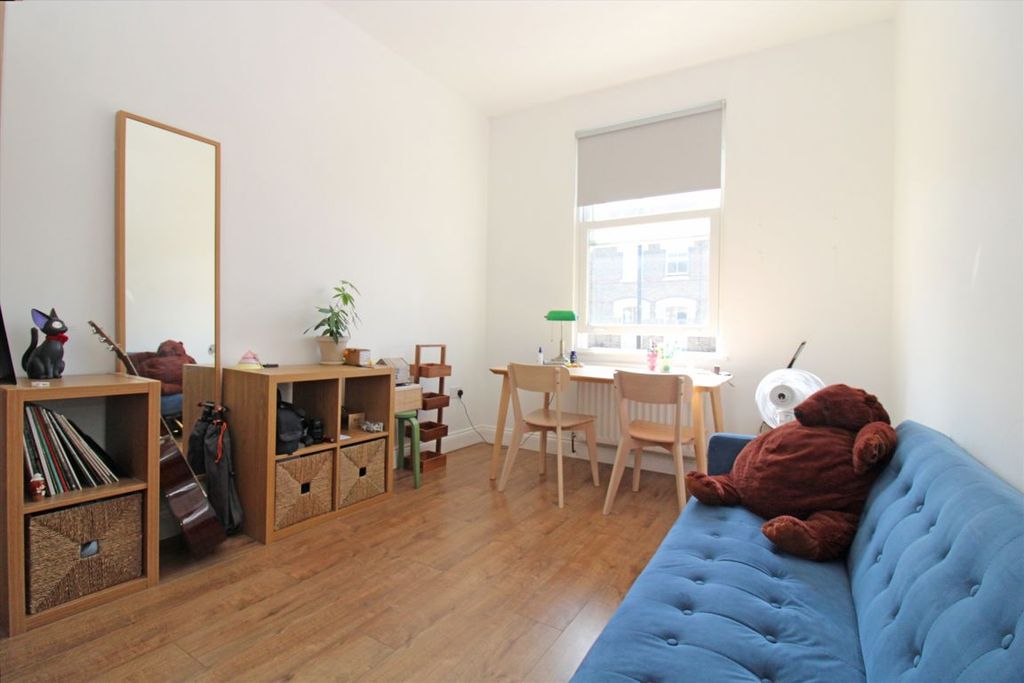 Property photo 1 of 3