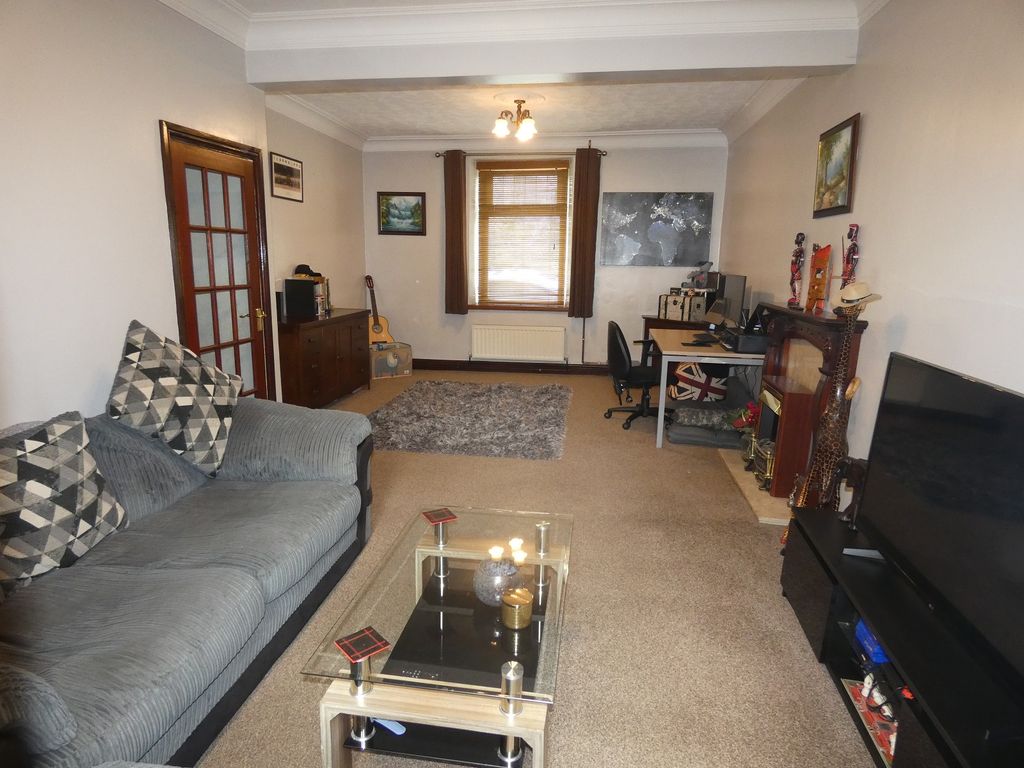Property photo 2 of 12 Main Lounge