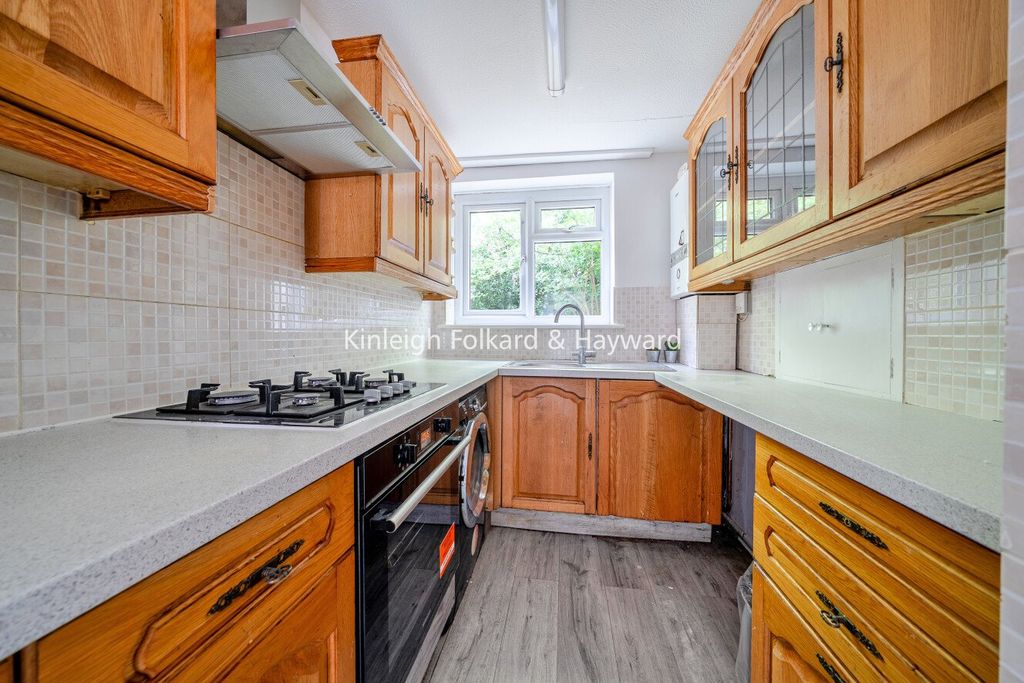 Property photo 3 of 15 Kitchen