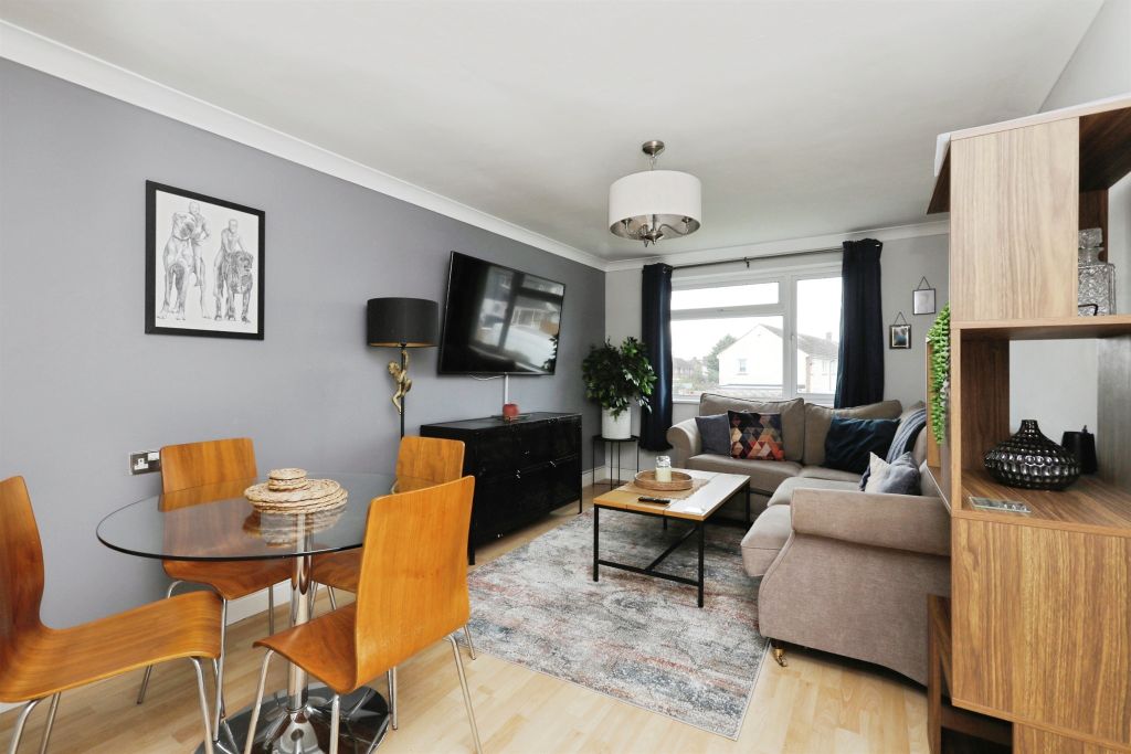 Property photo 2 of 11