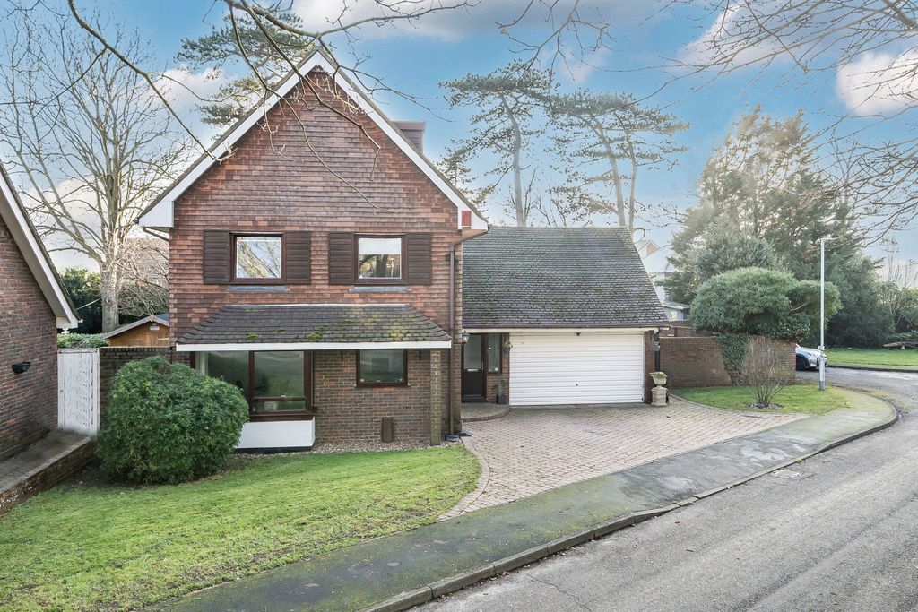 Property photo 2 of 25