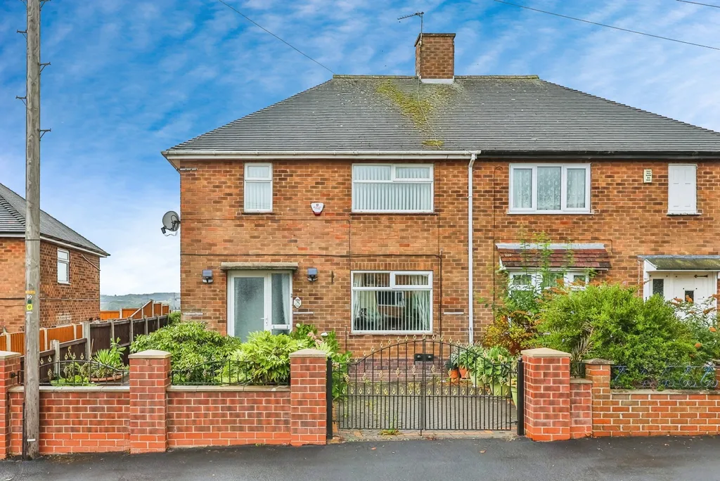 House in Nottingham, Clifton - View 3