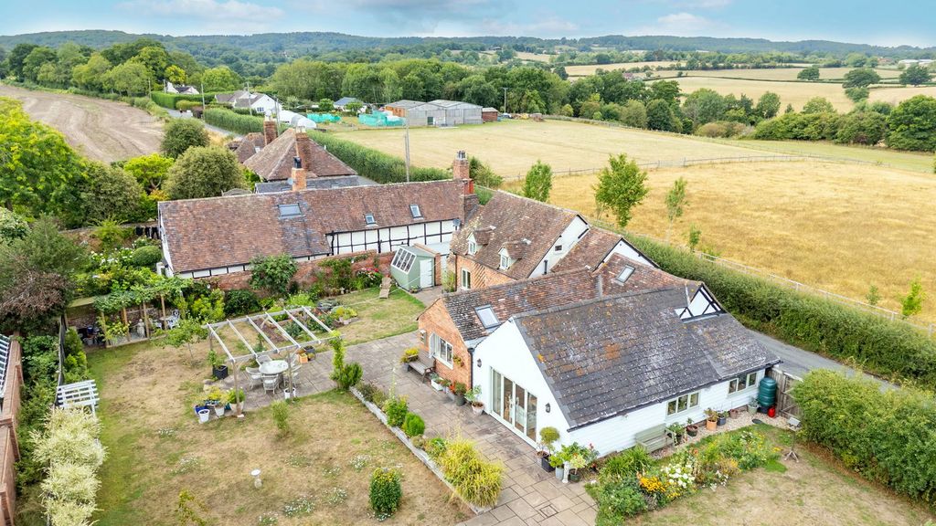 Property photo 2 of 28