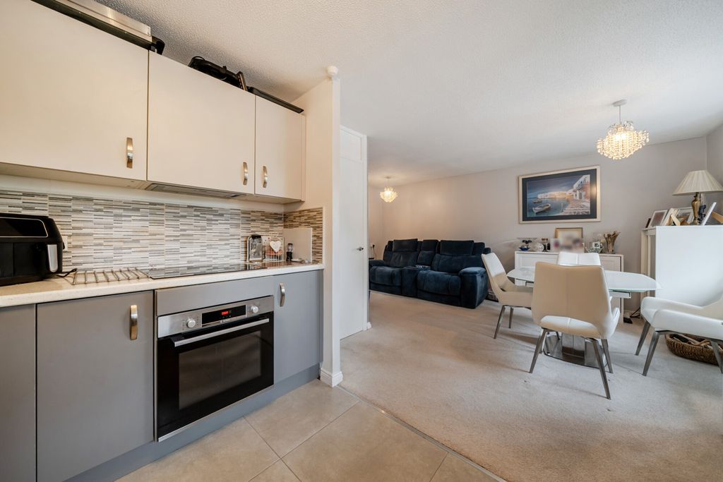 Property photo 3 of 22 1410534-5-699829B...