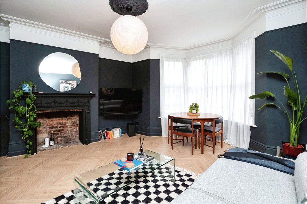 Property photo 2 of 17 Living Room