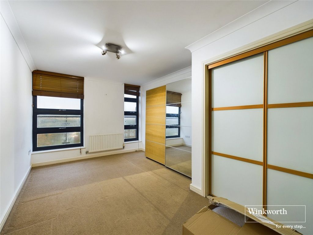 Property photo 2 of 8 Bedroom