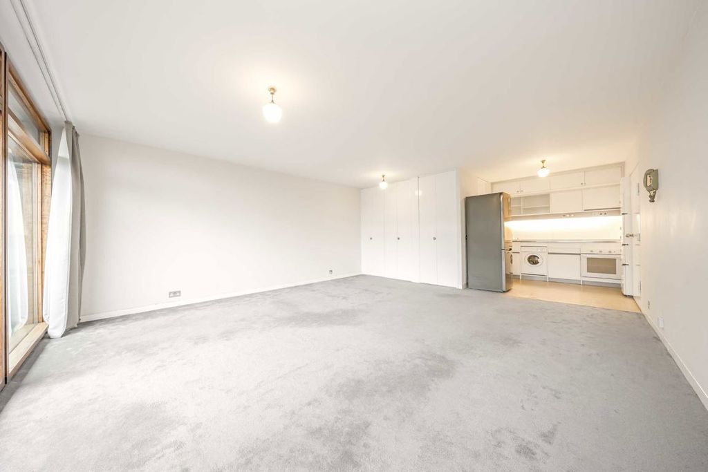 Property photo 3 of 7