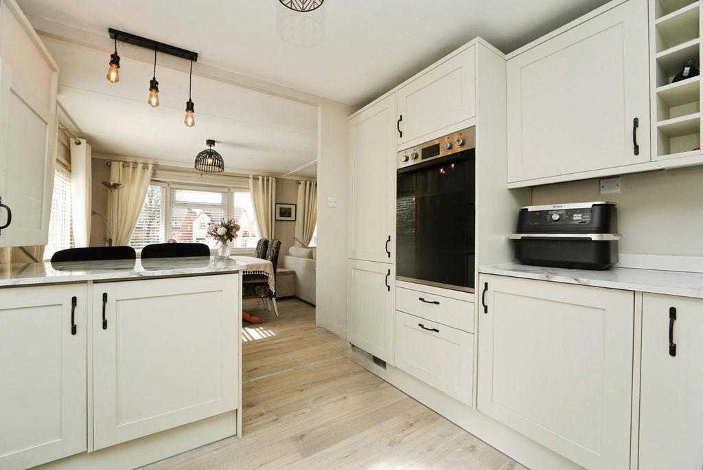 Property photo 3 of 14 Pbox-Img.Jpg