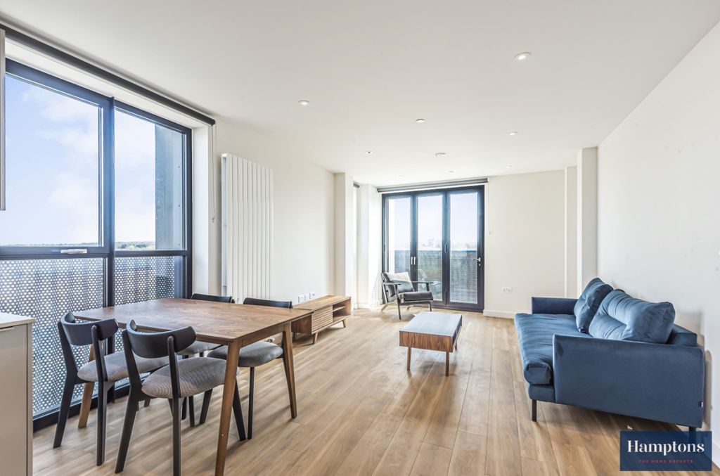 Property photo 3 of 16 1004A (7)