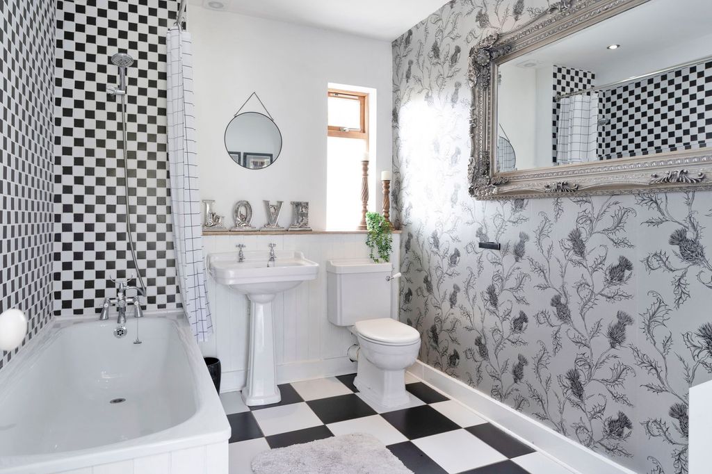 Property photo 3 of 53 Family Bathroom