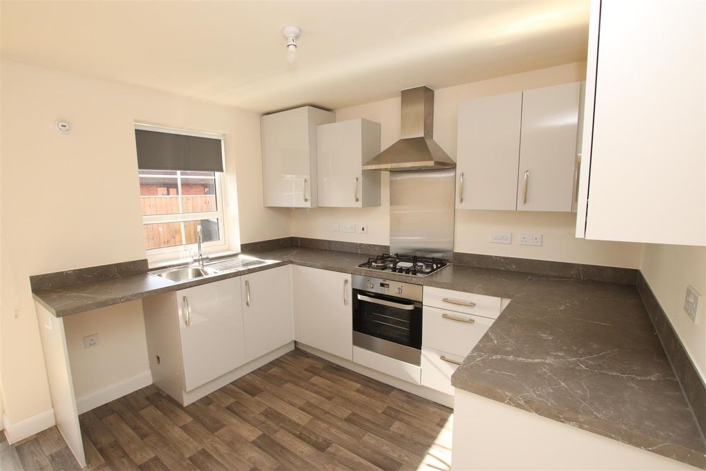 Property photo 3 of 12 Kitchen Diner 2.Jpg