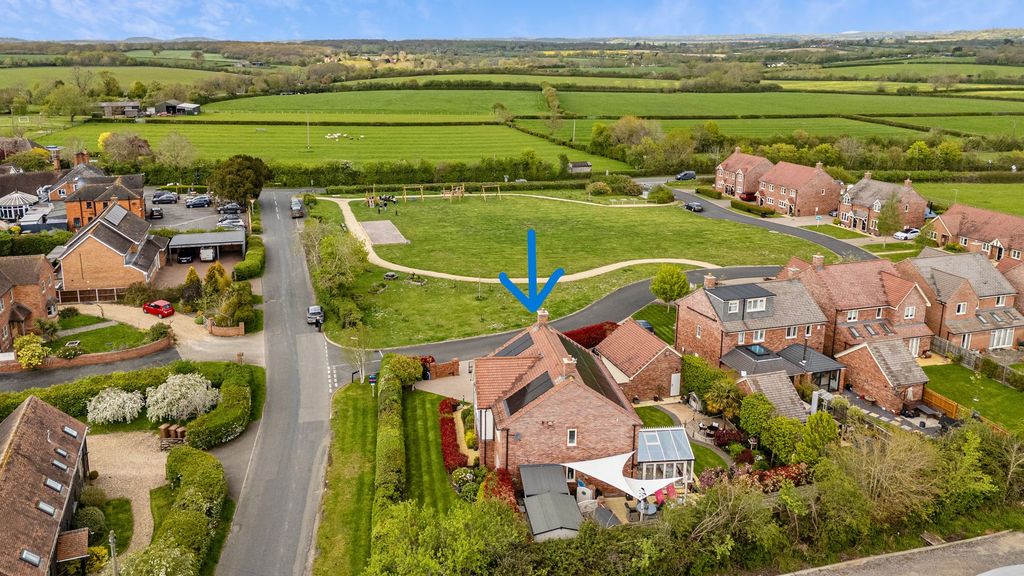 Property photo 2 of 23 Location Beech House Flyford Flavell