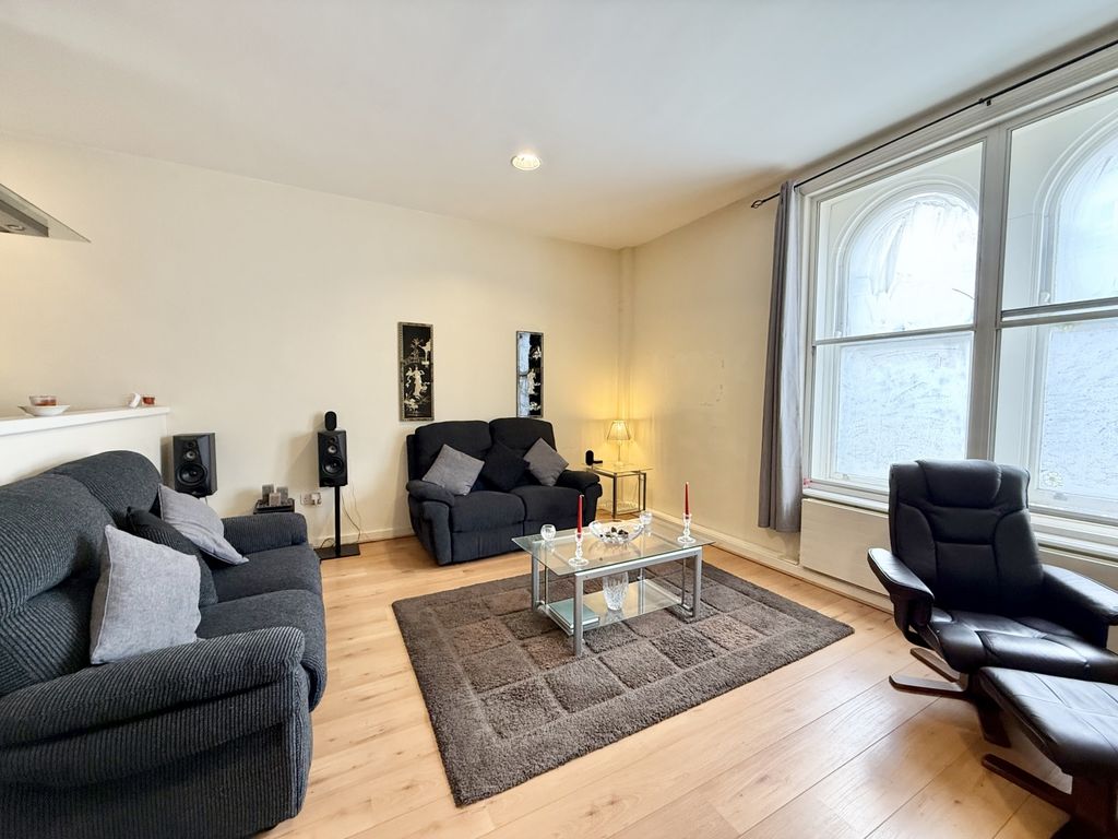 Property photo 3 of 10 Img_1916