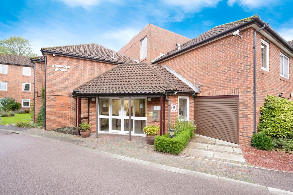 Property photo 1 of 17