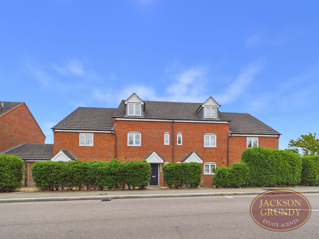 Property photo 1 of 12 St Crispin Drive