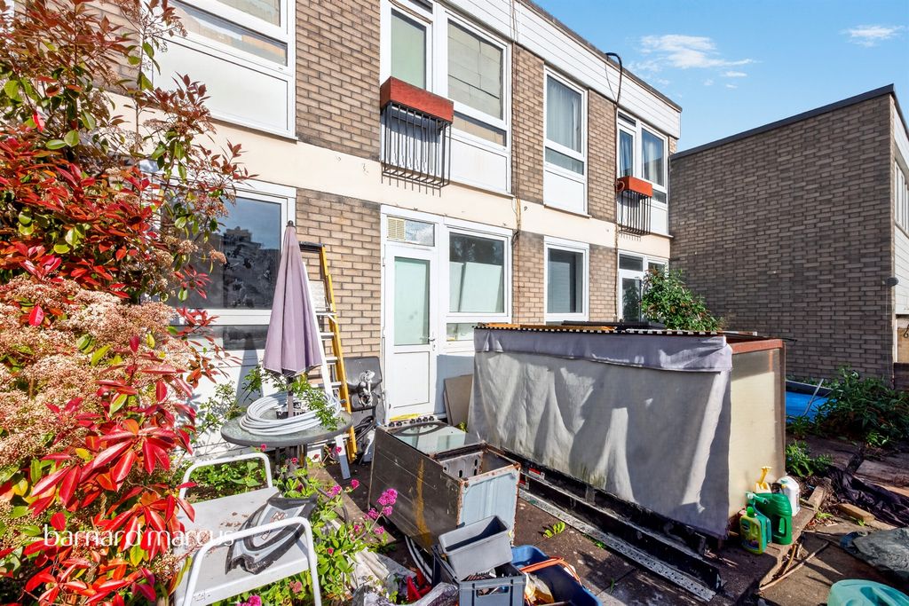 Property photo 3 of 10