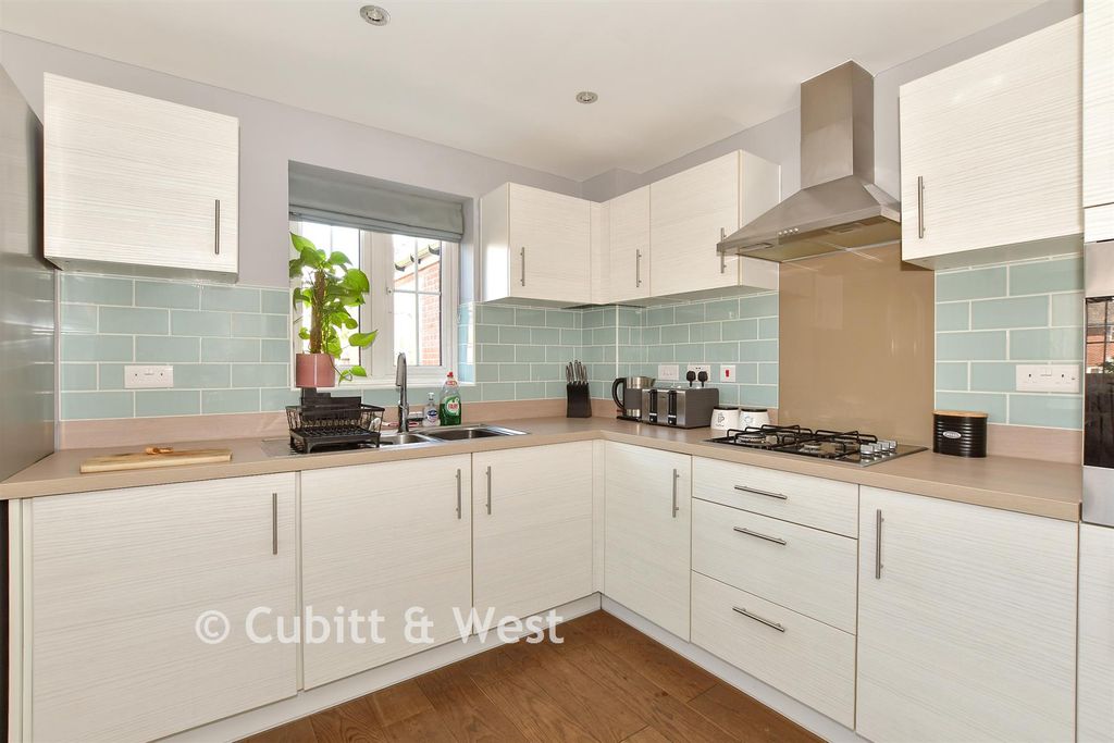 Property photo 2 of 13 Kitchen/ Dining Room