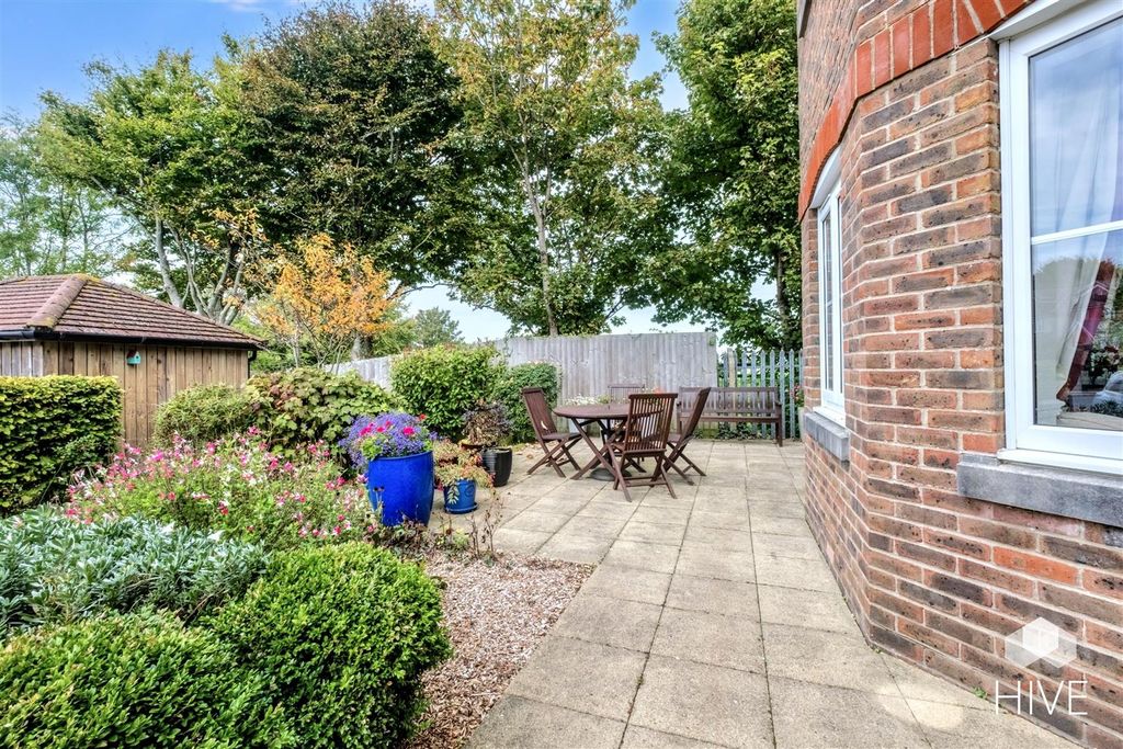 Property photo 2 of 26