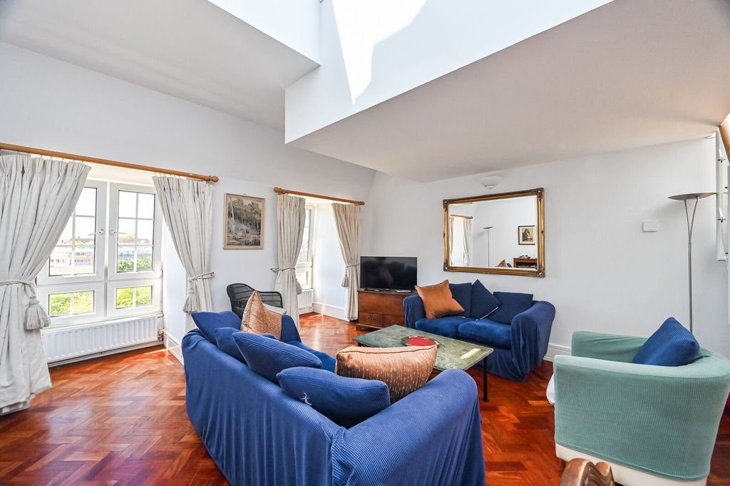 Property photo 1 of 30