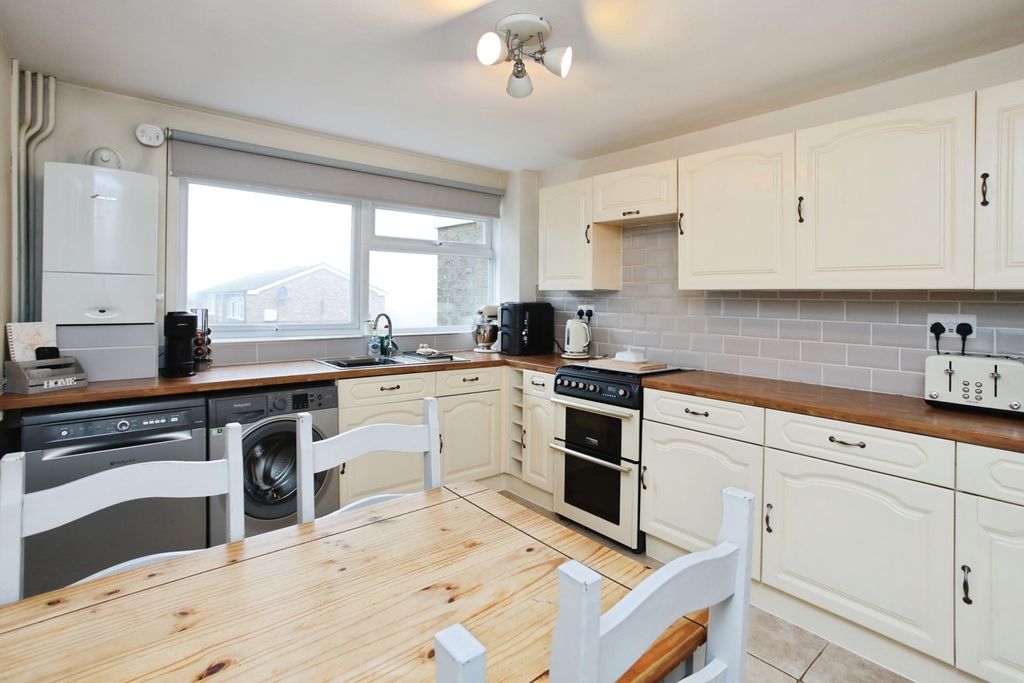 Property photo 3 of 10 Pbox-Img.Jpg