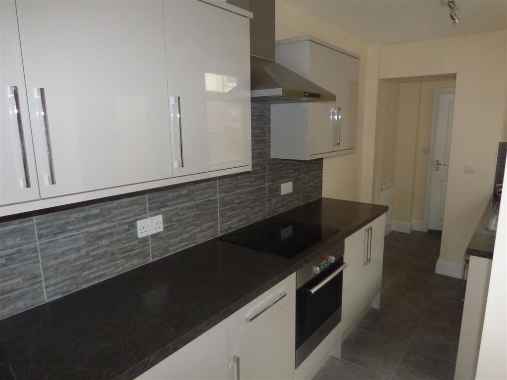 Property photo 3 of 5 Kitchen.Jpg