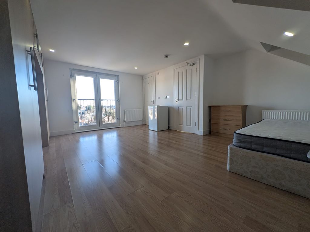 Property photo 2 of 9 Photo