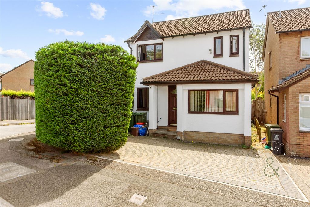 Property photo 1 of 31 Cranwell-Close-31.Jpg