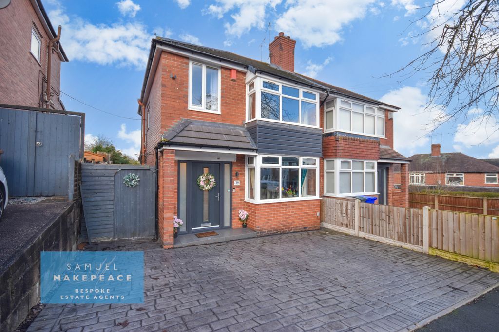 Property photo 1 of 21 Three Bedroom Semi Detached Property With Gorgeous Open-Plan Kitchen/Diner