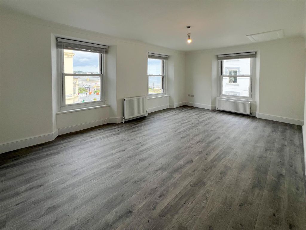 Additional image 12 of 3 bed flat to rentFlat 3, Samuel Webbs, Marina Road, Douglas IM1