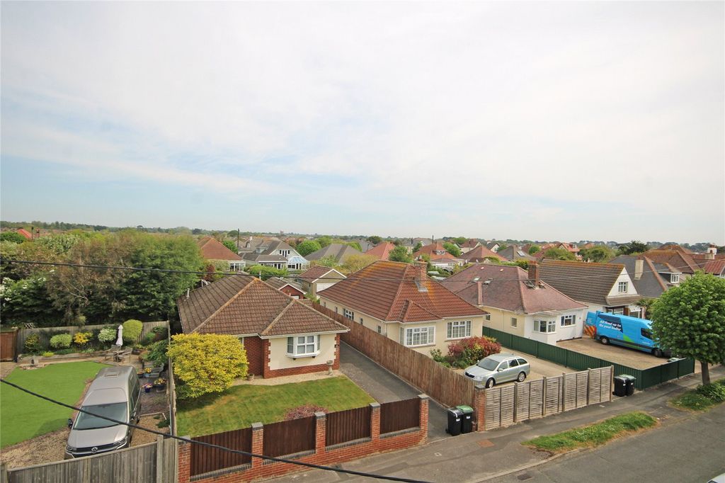 Property photo 2 of 7 Picture No. 06