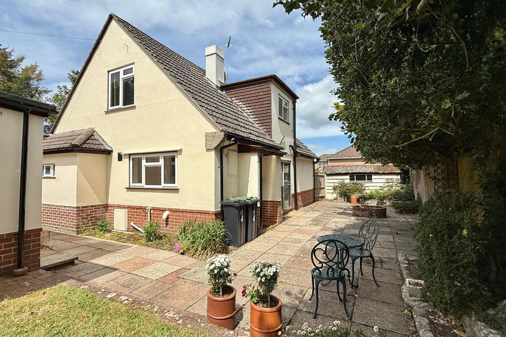 Property photo 2 of 17 Gallery