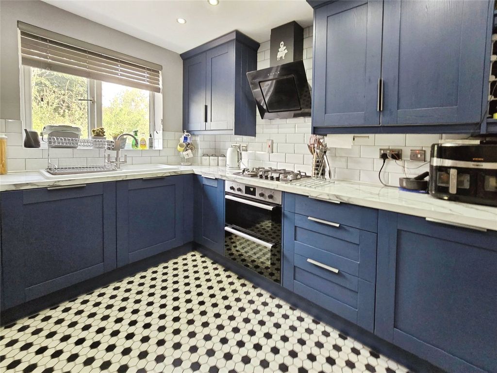 Property photo 2 of 11 Picture No. 10