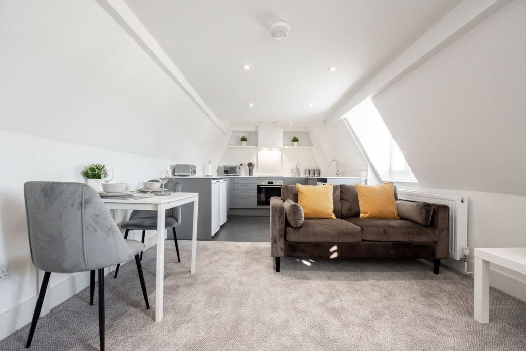 Property photo 2 of 13 2063753