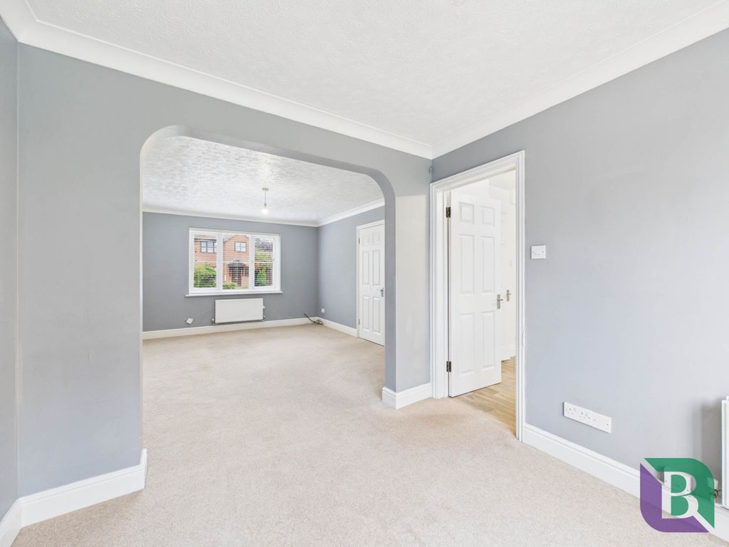 Property photo 3 of 27