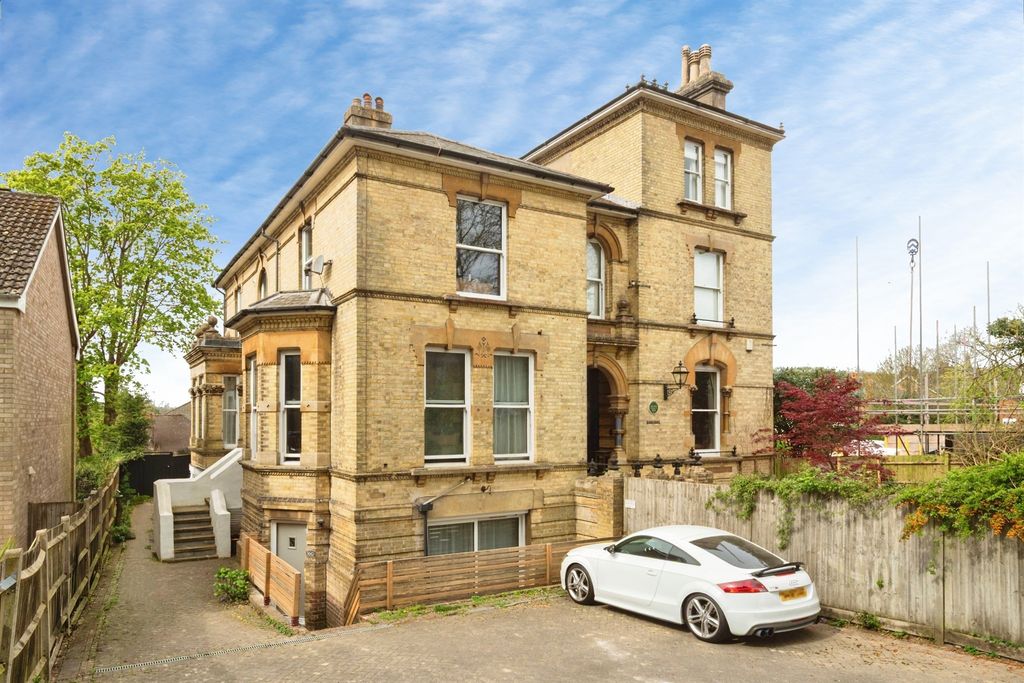 Property photo 1 of 20