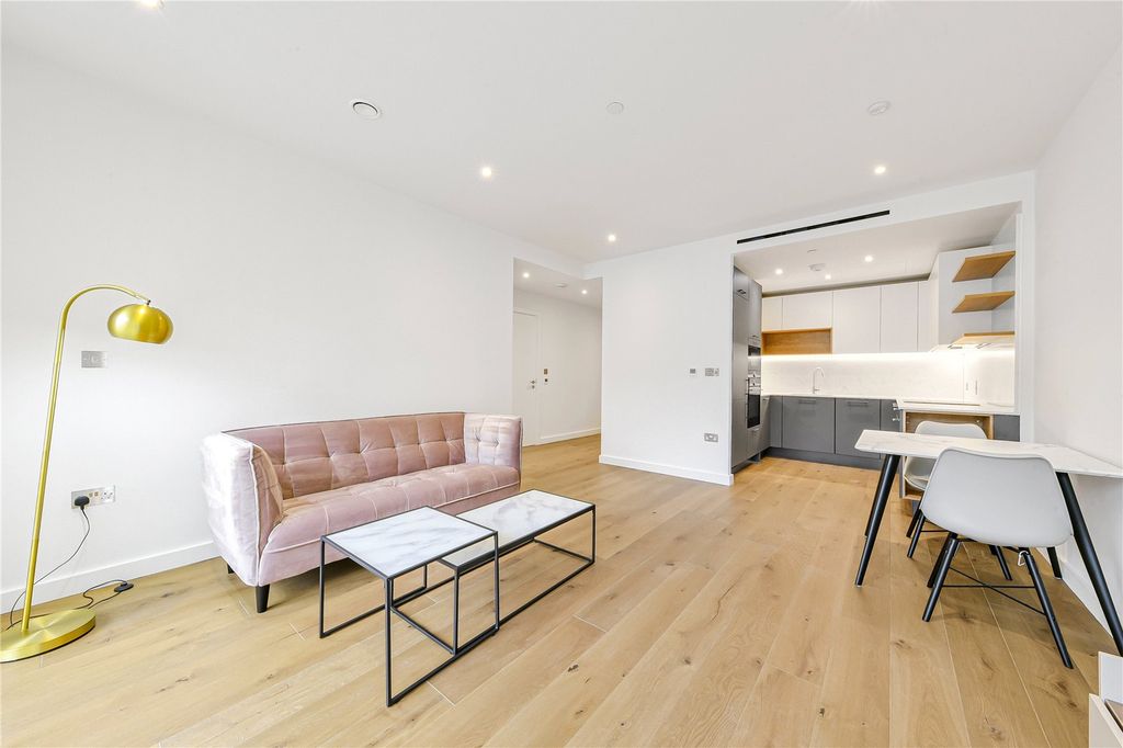 Property photo 1 of 11 Reception