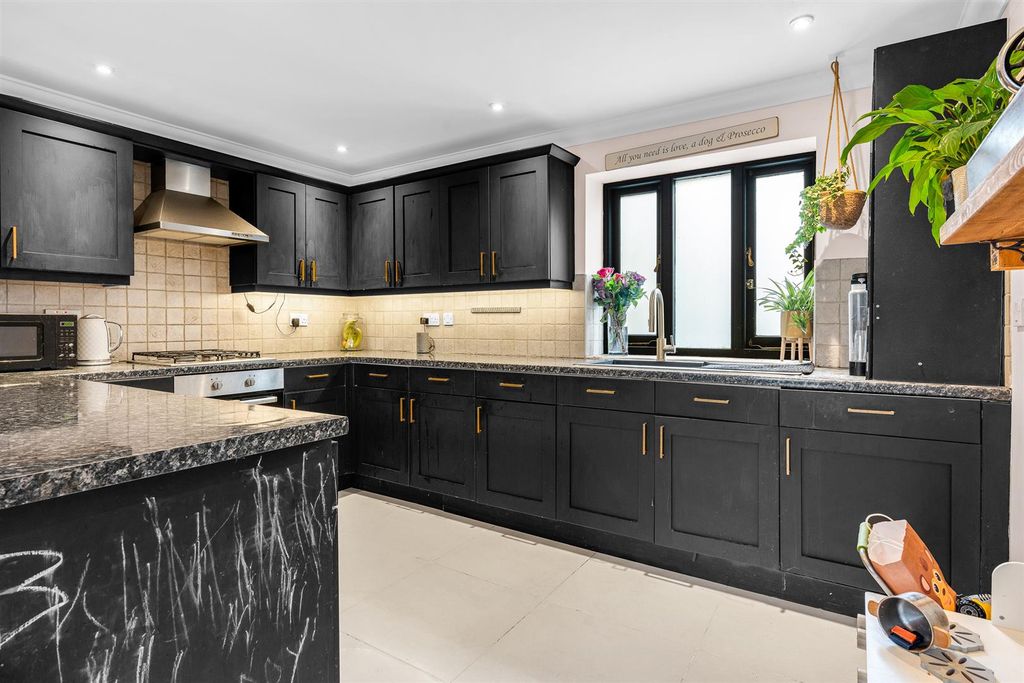 Property photo 3 of 25 Internal-18.Jpg