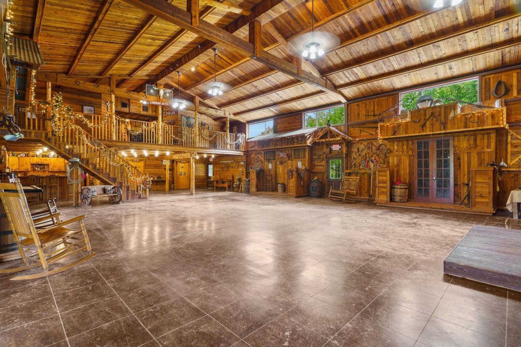 Property photo 1 of 31