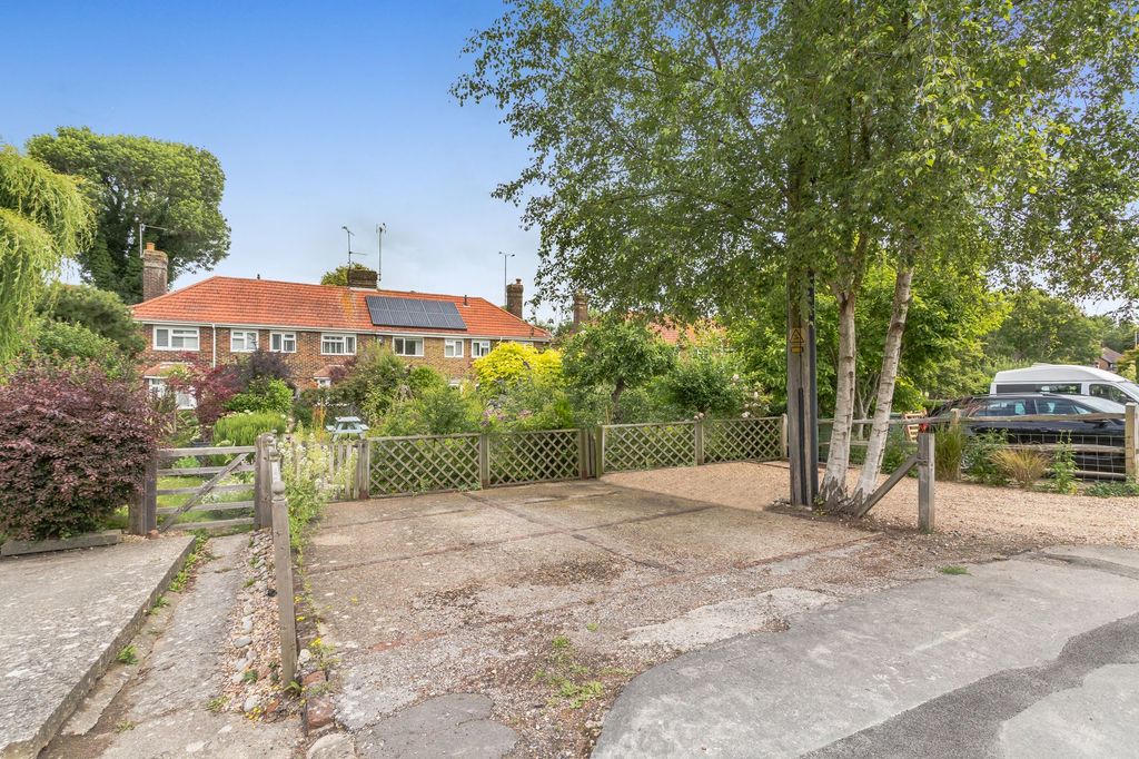 Property photo 2 of 23