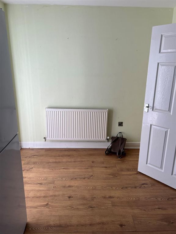 Property photo 3 of 9 Dining Room